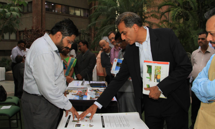 Ambassador Verma Presents PACE Setter awards at IHC (May 27, 2016)